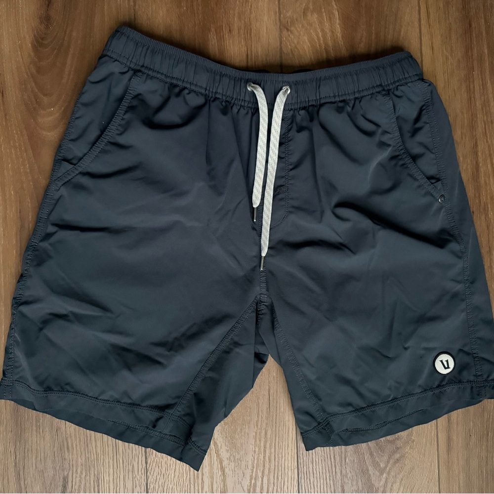 Vuori Kore Lined 7" Short Men Black Athletic Performance Stretch Gym V302